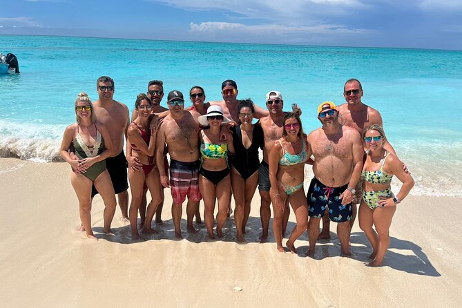 007 Private Beach Club -Swimming Pigs, Snorkeling, Lunch, Drinks - Who should book this 007 Beach Club snorkel and pig day