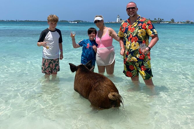 3 Islands Private Group Excursion (4hrs) - The boat ride: cruising out of Nassau Harbour