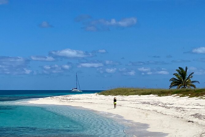 4 Days, 3 Nights Sailing Catamaran Experience in the Exumas, Bahamas - Food and drink planning: use the kitchen, but don’t forget extra costs