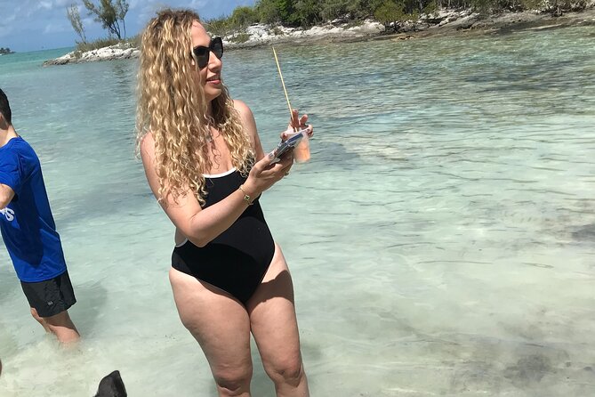 All Inclusive Swimming With The Pigs - How this Nassau pig swim day actually runs in 2 hours