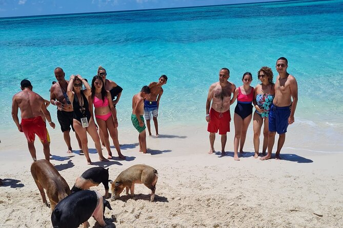 Athol Island Swimming Pigs Half-Day Boat Tour with Lunch - Lunch on Bahamas time: what you should expect