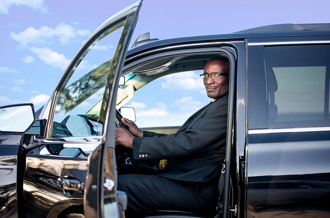 Bahamas Airport Transportation w/Free Grocery Stop-1 Way Private - Families and Small Groups: Car Seats, Boosters, and Real Arrival Help