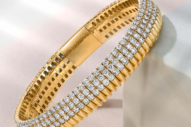 Champagne and Diamond Shopping Experience in Downtown, Bahamas - Shopping for Diamonds and Gemstones Without Getting Lost