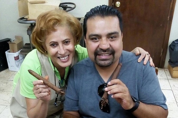 Cigar Rolling Lesson in Nassau - The guide factor: what made people happiest