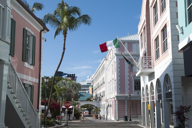 Dilly Dally Walking Tour of Nassau Attractions - Rawson Square and the National Art Gallery of The Bahamas