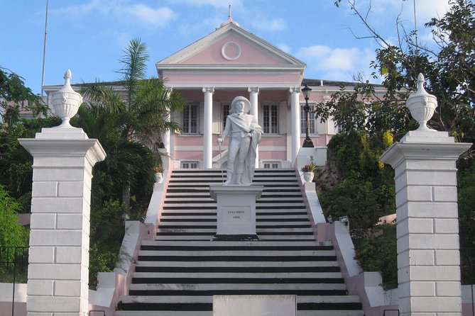 Dilly Dally Walking Tour of Nassau Attractions - Pace and comfort: what the 3 hours feels like on your feet