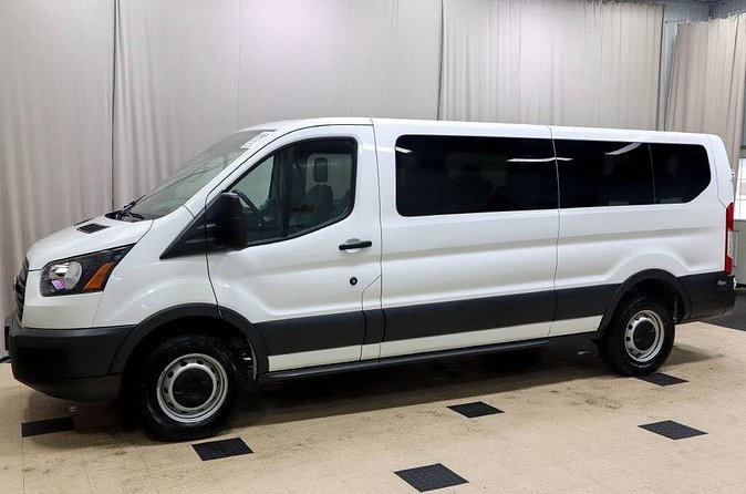 Direct Private Airport Transfer four or more Persons (one way) - Who this Nassau transfer fits best