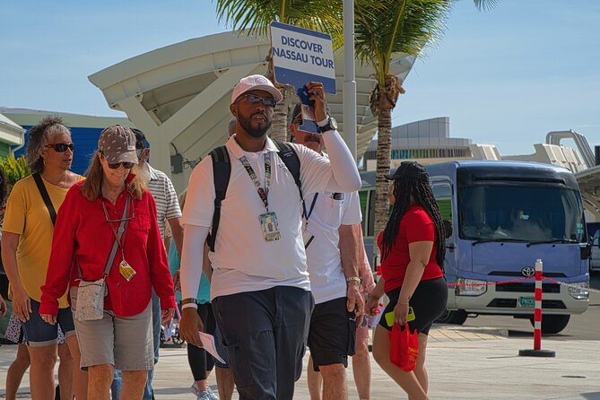 Discover Nassau Sightseeing Tour plus Atlantis Resort Visit - What the guide actually adds: names you might hear on the route