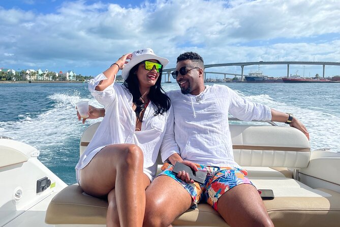 Full-Day Luxury Private Rose Island Pigs and Turtles Excursion - The Nassau Harbour Cruise: Hotels, Forts, and Big-Name Views