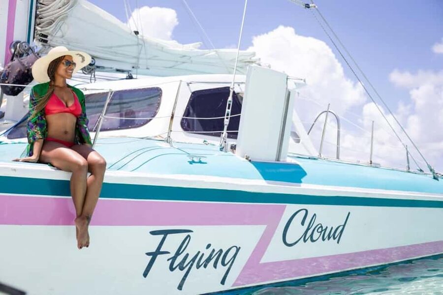 Full Day Sail and Snorkel with Turtles - From New Providence hotels to Paradise Island, the day starts moving