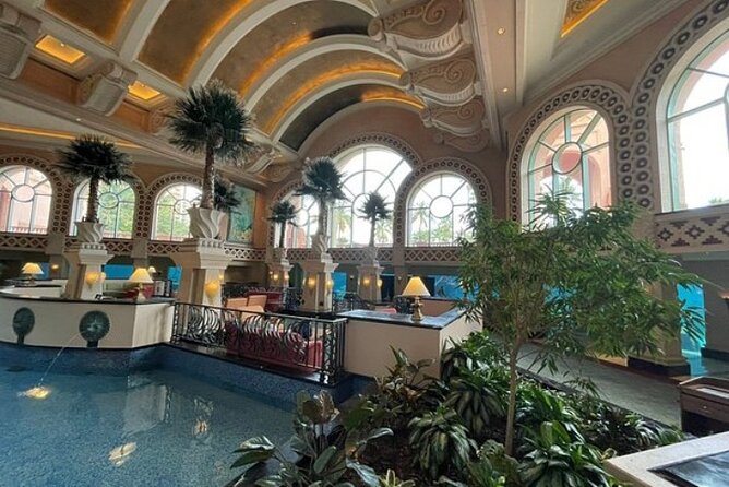 Island Tour,Beach & Lunch stop at Fish fry in Nassau Bahamas - Price and Value: $690 per Group for Up to 15