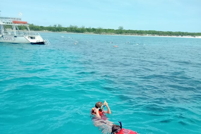 Nas: 3 islands Tour ,snorkel, Turtles, pigs and lunch - How Long You’ll Be Out on the Water