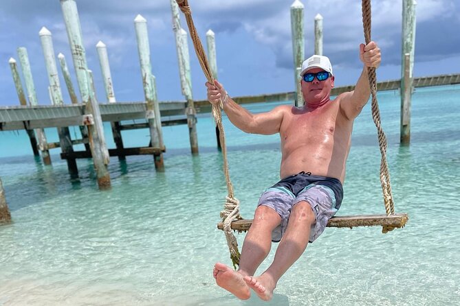 Nassau: 3 islands Pigs,Turtles,Snorkel & Beach Club with lunch - Green Turtle Cay: feeding and swimming with turtles