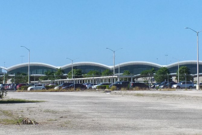 Nassau Airport to Palm Cay - group transportation in comfort - The Comfort-First Transfer: Nassau Airport to Palm Cay for Up to 4