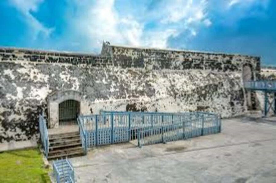 Nassau: ATV Guided Tour - Queens Staircase: stepping into the limestone story