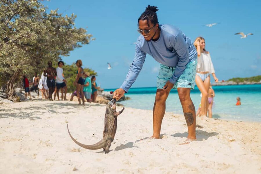 Nassau: Exuma Powerboat Day Trip - FAQ