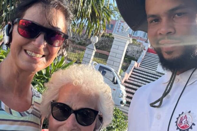 Nassau Historical Walking Tour - Supreme Court area, law traditions and older Nassau layers