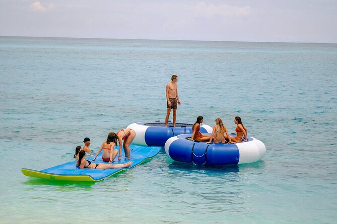 Nassau: ROSE ISLAND PERFECT BEACH DAY GROUP GETAWAY - The Boat Ride Experience: Scenic Views and Marine Life Time