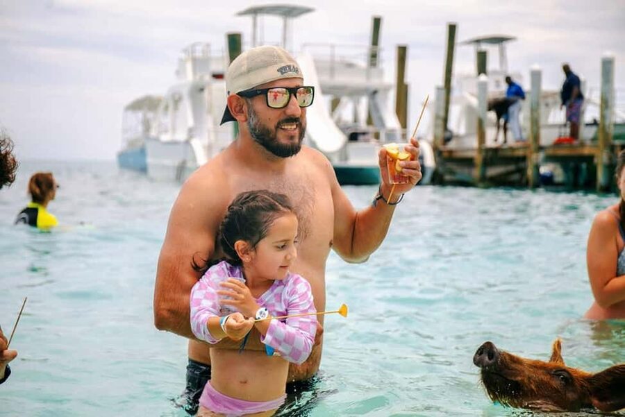 Nassau: Rose Island Swimming Pigs and Beach Day Group Tour - Beach Bar and Food: What’s Included, What’s Extra, and How to Budget