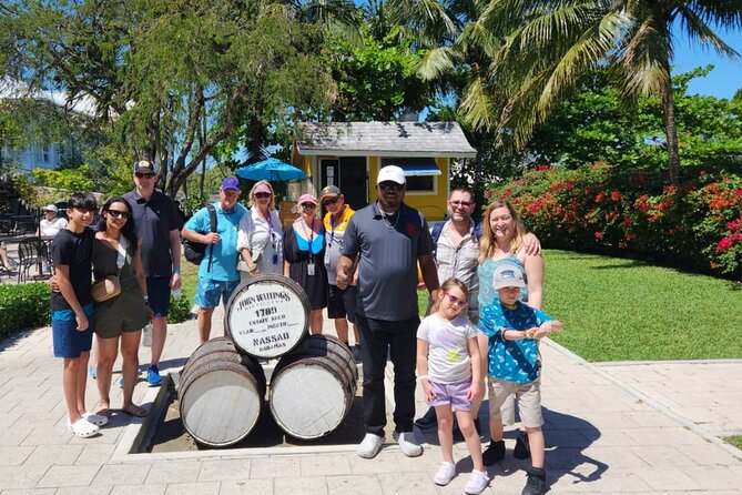 Nassau's Half Day Bus City Tour: Guided Tour with Free Samples - Fort Fincastle and Fort Charlotte: Pirates, British Defenses, and Harbor Views