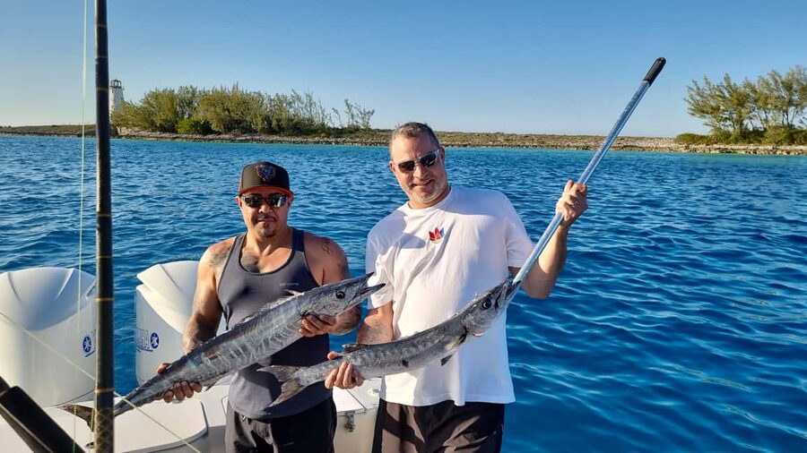 Nassau: Sport-fishing private charter . - Onboard Comfort and How to Get More Action in 4 Hours