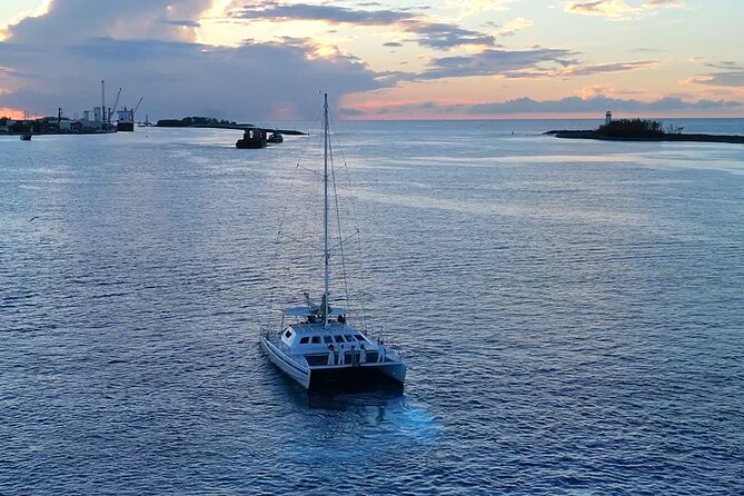 Nassau Sunset Dinner Cruise - The Bahamian buffet: what’s on the plate and how to eat well