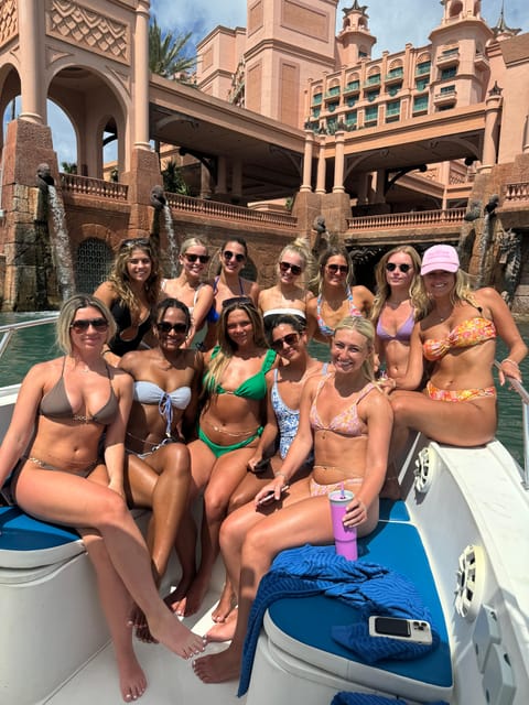 Nassau: Swimming Pigs and Turtles Boat Tour with Snorkeling - Food, drinks, music, and the pacing of a 4-hour adventure