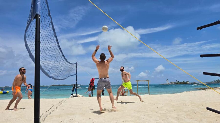 Nassau: Swimming Pigs, Snorkeling, Lunch, & Beach Boat Tour - Lunch, snacks, and the free professional photos