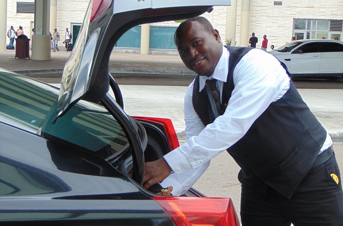 One Way Private Bahamas Airport Transportation with Free Wifi - Vehicles and Group Size: What $125 Per Group Really Means