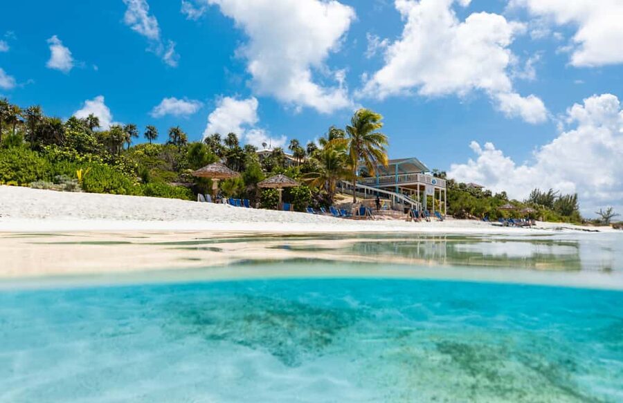Paradise Island: Rose Island Tour with Swimming Pigs & Lunch - Rose Island, Sandy Toes, and what your 6 hours are really buying