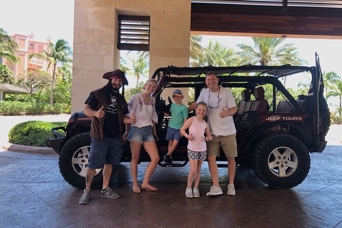Pirate Jeep Sightseeing Adventure! - The 10-stop Nassau route, from Government House to the rum distillery