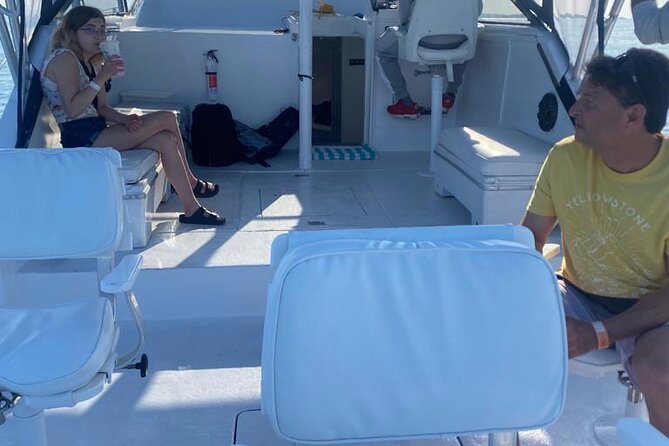 Private 38' Defender Sportfishing/Swim with Pigs in Nassau - Price and value: $850 per group for up to 7