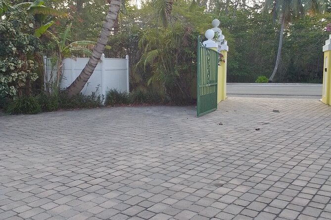 Private Airport Transfers Bahamar, Paradise Isld Airbnbs, Nassau. - Private Ride Expectations, and a Fair Reality Check