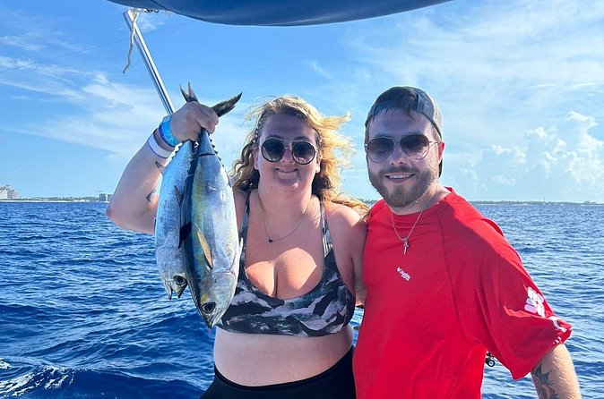 Private Bahamas Boat Fishing and Turtle Snorkeling Tour - The beach bar and grill segment: activities plus lunch add-on