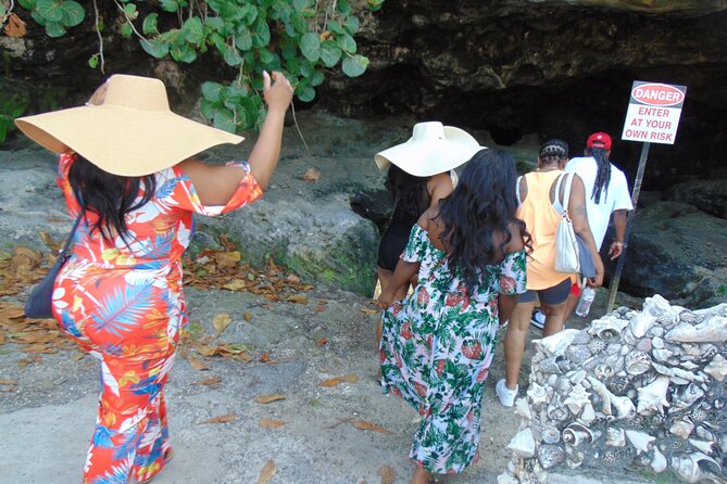 Private Guided Island Tour in Nassau Bahamas -Free Wifi & Drinks - Graycliff Heritage Village: Ghost Tunnels, Chocolate, and Hands-On Fun