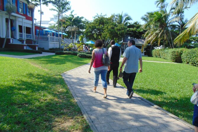 Private Guided Island Tour in Nassau Bahamas -Free Wifi & Drinks - Arawak Cay Fish Fry: Conch Salad, Pina Colada, and Real Nassau Energy