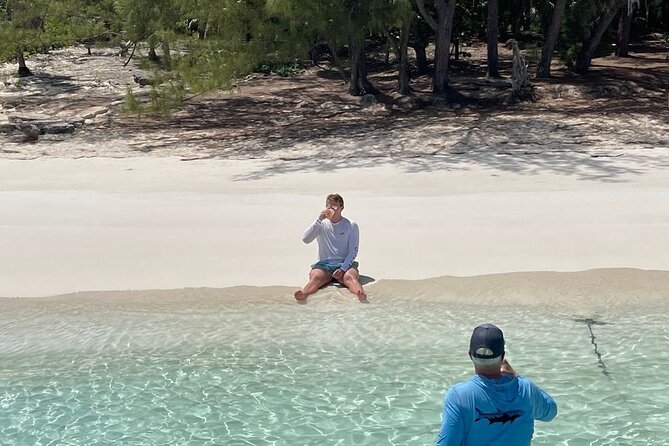 Private Rose Island, Swimming Pigs, Snorkeling and Turtles - What’s included onboard: snacks, rum punch, and the small comforts