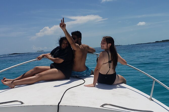Rose Island: Private Snorkeling, Fishing, and Swimming with Pigs - Should you book Rose Island: Private Snorkeling, Fishing, and Swimming with Pigs?