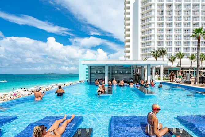 Round trip Airport (LPIA) to Atlantis, Comfort Suites, Warrick, Harbourside, RIU - Key things to know before you land in Nassau