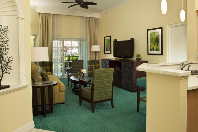 Round trip Airport (LPIA) to Baha Mar, Melia, West Bay St, Cable Beach, Breezes - Key Takeaways