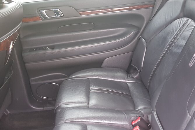 Round trip Airport Private Transfer (Nassau Limousine) - Meet and greet at Nassau Airport, plus luggage help