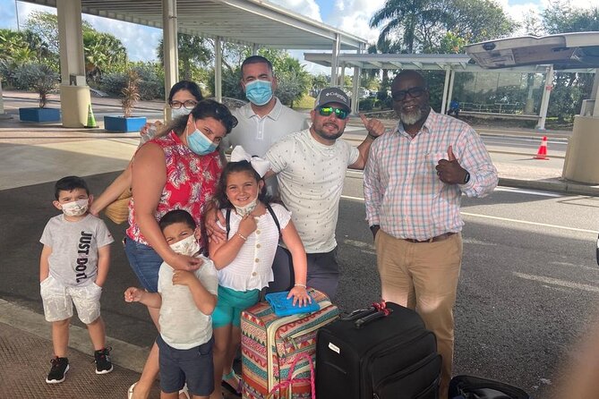 Round Trip Private Airport To Hotel Transfer in Nassau - The Ride Itself: Comfort, Local Chat, and Getting Your Bearings