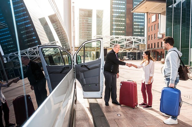 Roundtrip Airport Transfers Grand Lucayan Resort Freeport - Finding H. Forbes at the airport, fast and without guessing