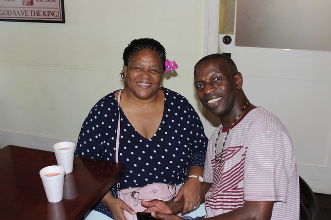 Rum Reggae and Rhythms Tour: Dancing and Cocktails - Graycliff Cigar Company: torcedores and a cigar-rolling show