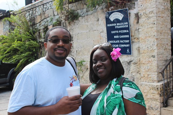 Rum Reggae and Rhythms Tour: Dancing and Cocktails - Bahama Barrels: island wine blending, then tasting