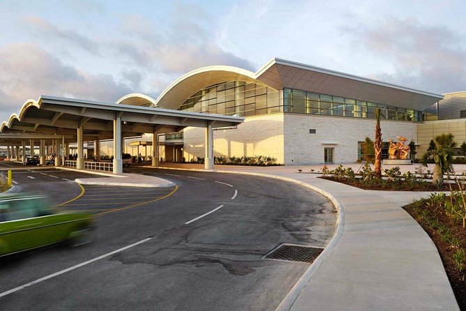 Shared Shuttle Round-Trip Airport Transportation - NAS to Nassau Without the Taxi Line