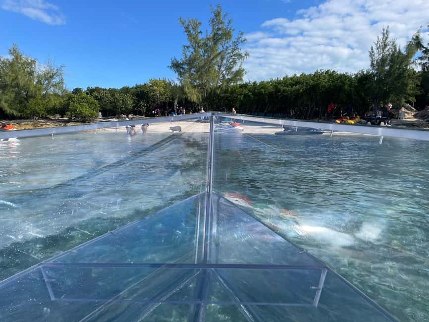 The Clear Boat Experience Bahamas drinks and snacks included - Key things to know before you go